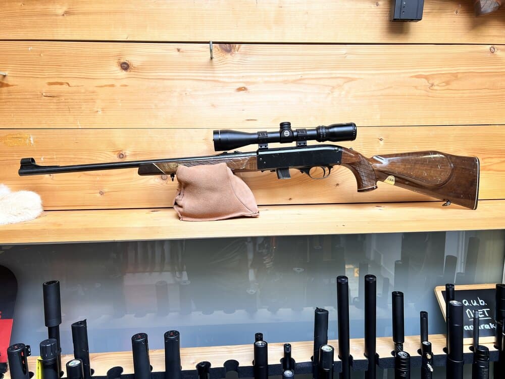 Voere Kufstein .22LR semi-automaat met Hawke Sport HD 3-9x40